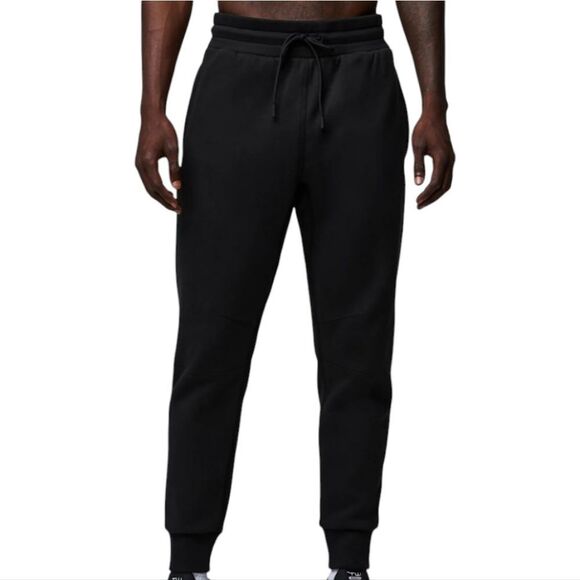 758 NWT Fabletics The Go-To Jogger Black Size Large Inseam: Regular 29 in - Picture 1 of 9